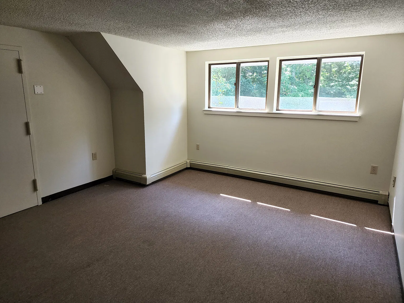 9 Northern Avenue Hts — Photo 2