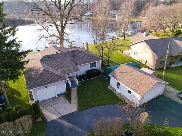 148 Dogwood Dr, La Porte, IN 46350