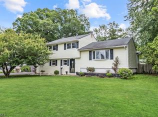 97 Rues Ln, East Brunswick, NJ 08816
