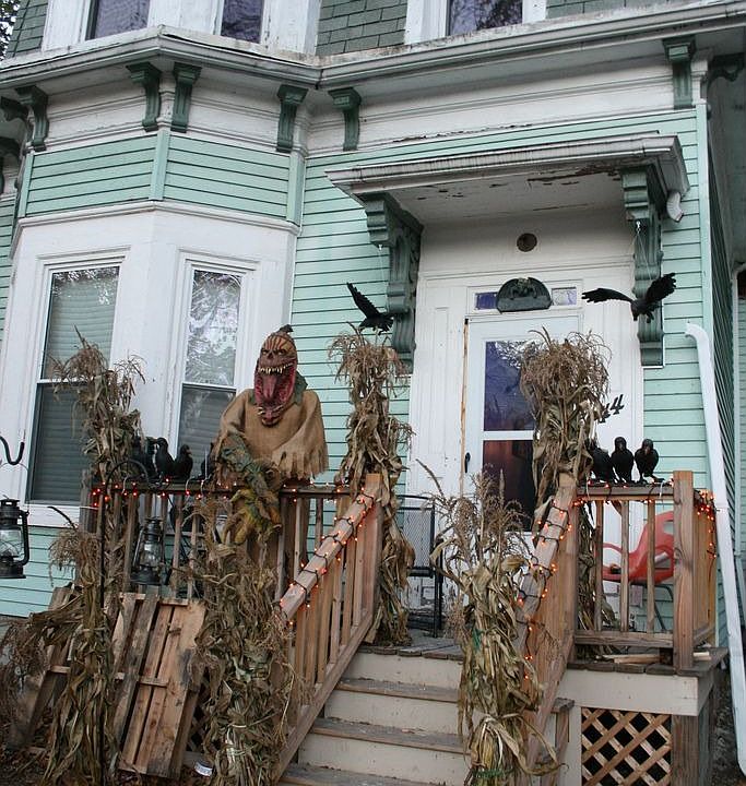 2nd image of 44 Brook Ave