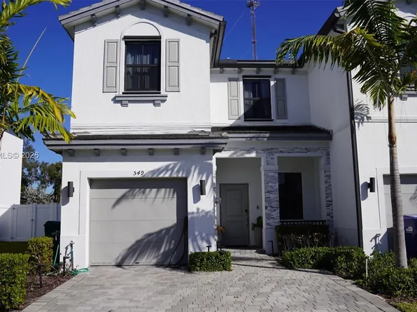 549 NW 204th St, Miami Gardens, FL 33169