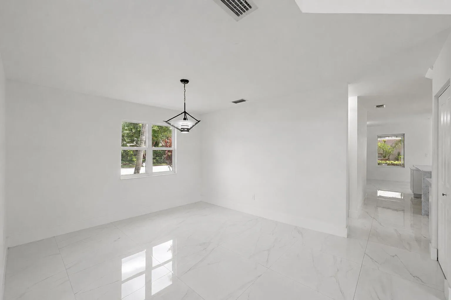 3 bed, 2.5 bath, 2585 sqft, $4,000 — Photo 4