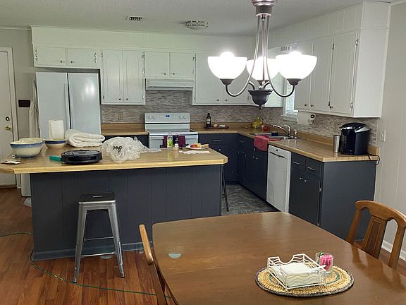 4th image of 210 Browning Dr