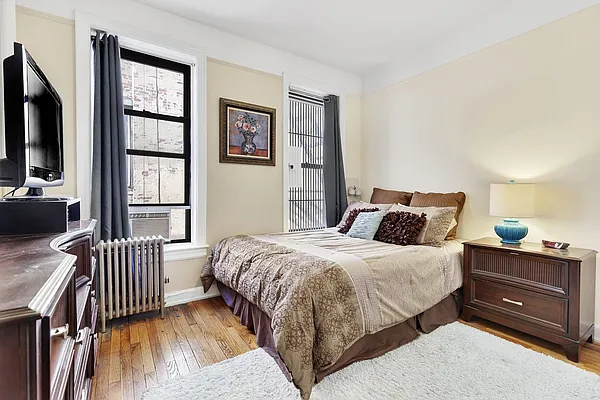 Rented by Cooper & Cooper Real Estate | media 10