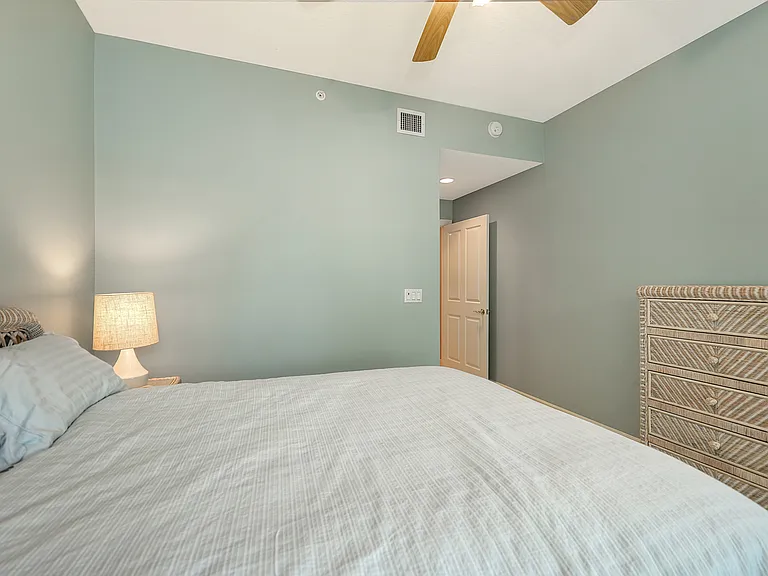1308 Old Stickney Point Rd #W32 — Photo 31