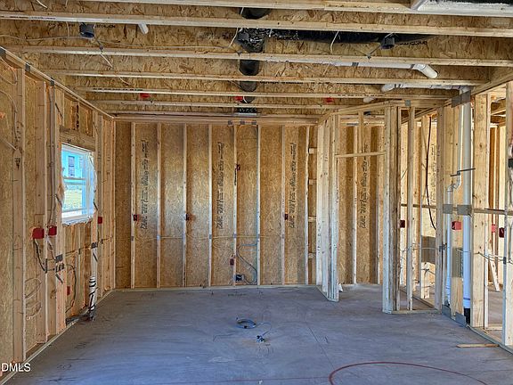 5th image of 35 Valley Of Liberty Ln