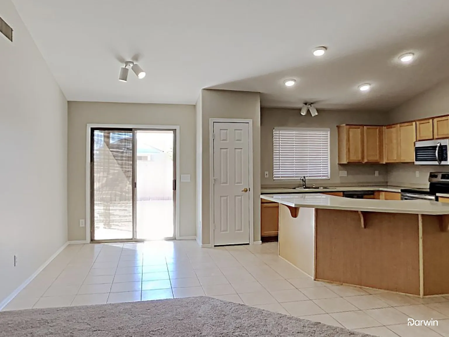 3 bed, 2.0 bath, 1883 sqft, $1,795 — Photo 4