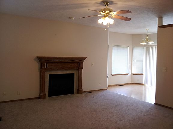 4th image of 411 W Odell Ct