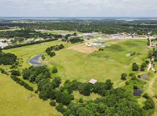 1100 Debbie Ln, Pilot Point, TX 76258
