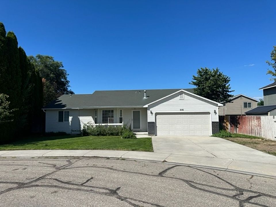 1st image of 646 Autumn Pl