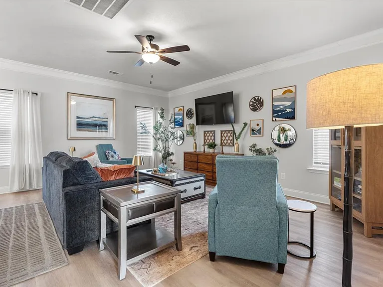 4074 Cottingham Way — Photo 3