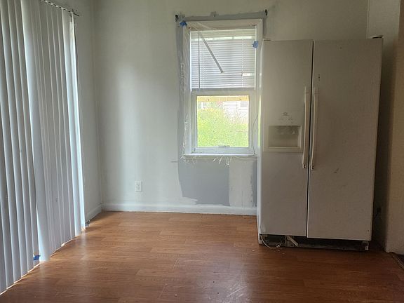4th image of 3649 Dione St