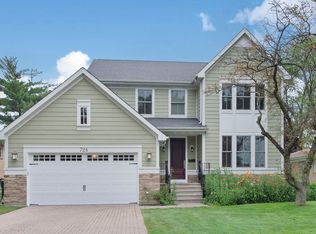 724 Lavergne Ave, Wilmette, IL