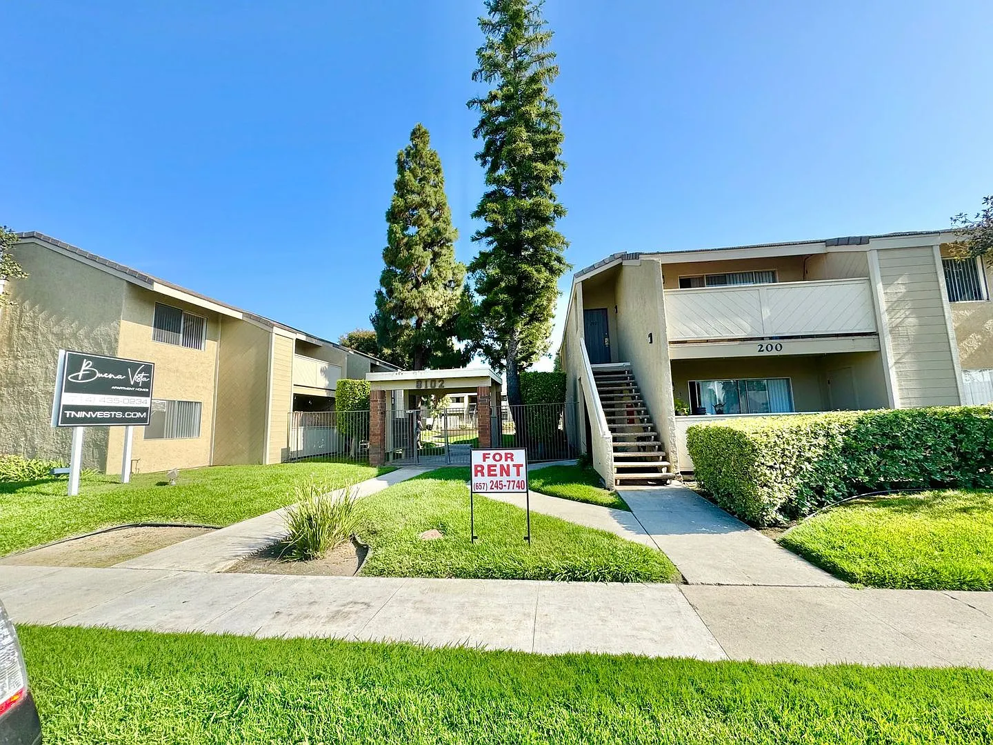 Buena Vista Apartments — Photo 2