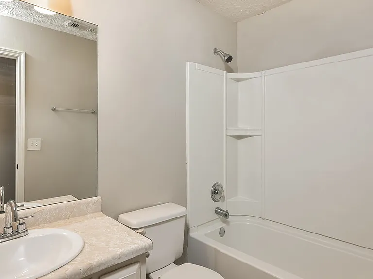812 Lorraine Ln — Photo 16