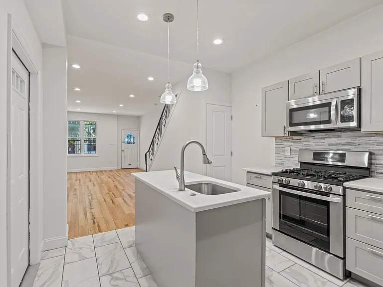 1630 Edgley St — Photo 1