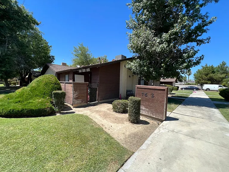 N Laurelglen Blvd 7612 — Photo 35