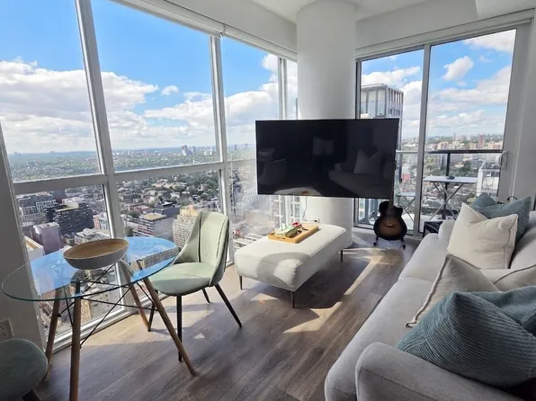 87 Peter St Unit 4606, Toronto, ON M5V 2G4