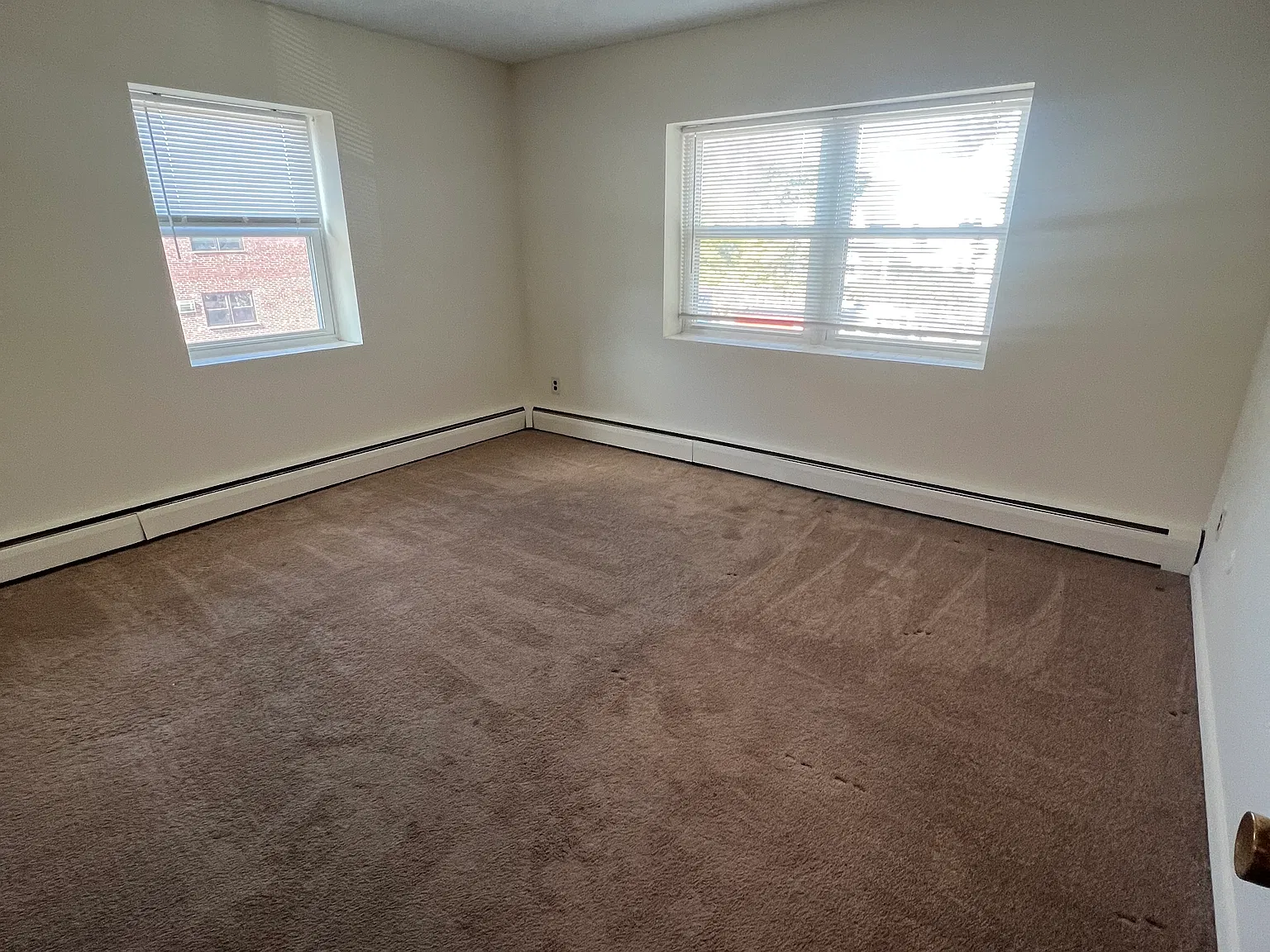 2 bed, 9999 sqft, $2,350 — Photo 2