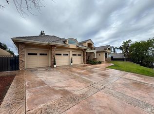 15507 Casa Club Dr, Bakersfield, CA 93306