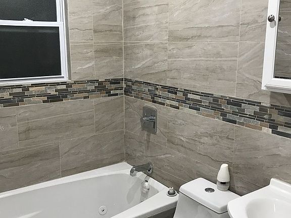 5th image of 11740 165th St