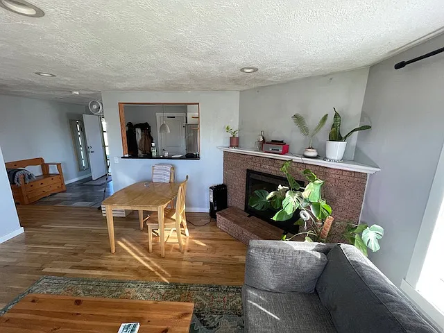 2174 Broadway St NE — Photo 6
