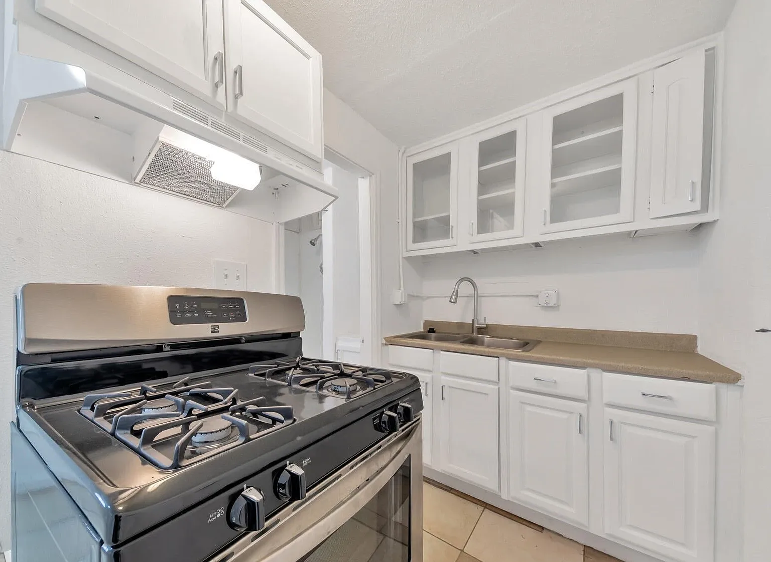 909 South 35th Avenue - Unit 3 — Photo 3