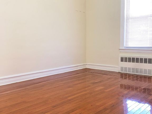 5th image of 1922 E 19th St #1