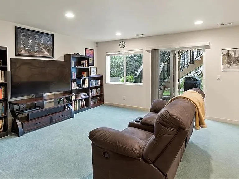 9630 Hollyleaf Ct — Photo 30