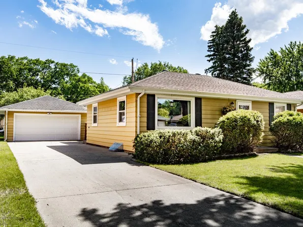 318 22nd Ave N, Fargo, ND 58102