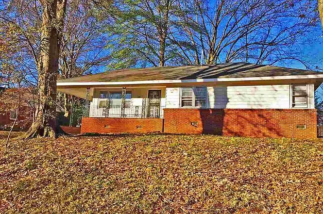 4015 Charles Dr