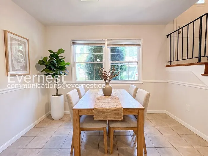 3 bed, 1.5 bath, 1296 sqft, $2,095 — Photo 4