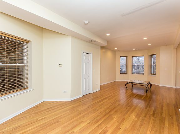 4th image of 1627 N Francisco Ave #2