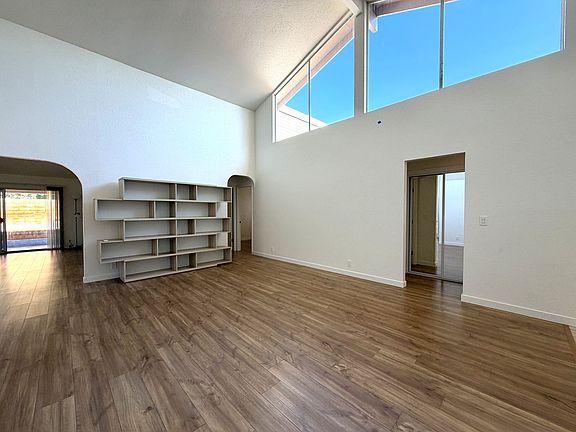 4th image of 94-1048 Eleu St