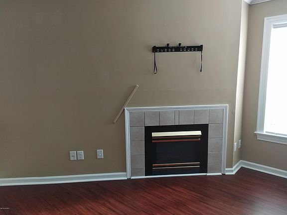 3rd image of 100 A Breezewood Dr