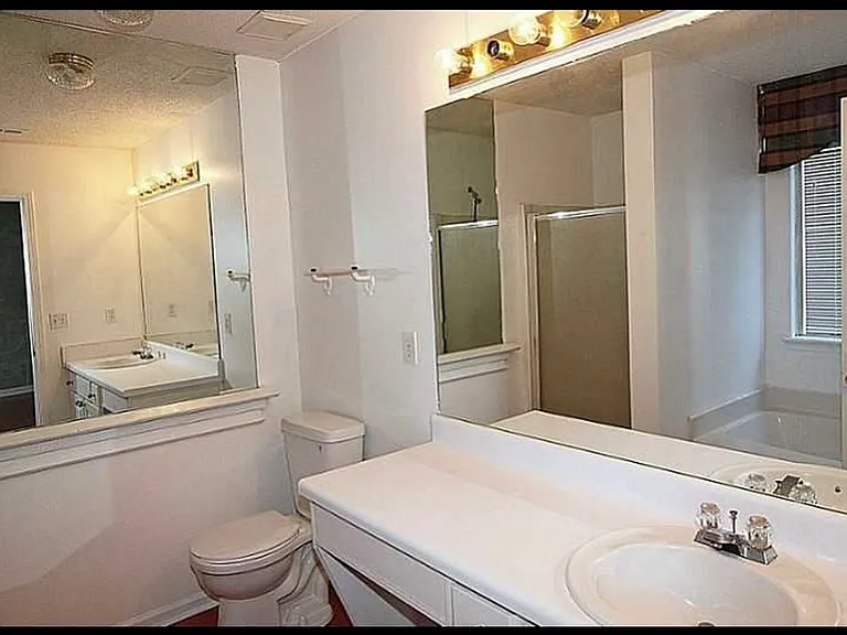 2174 Dresden Grn NW — Photo 9