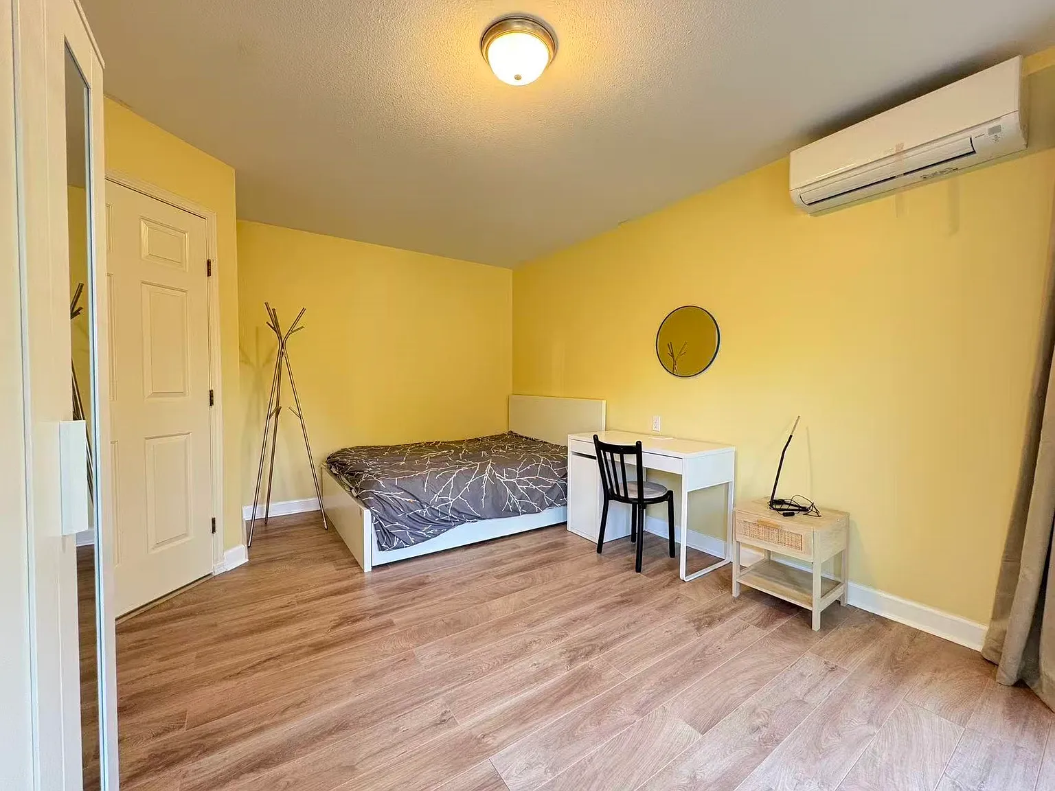 1 bed, 450 sqft, $1,700 — Photo 3