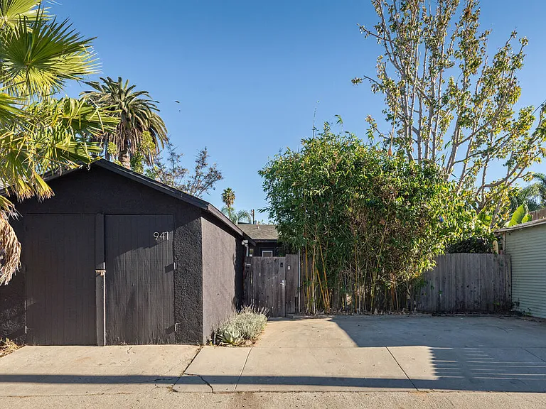 947 Amoroso Pl — Photo 12