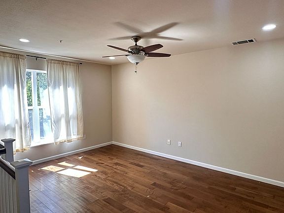2nd image of 105 Esfahan Dr