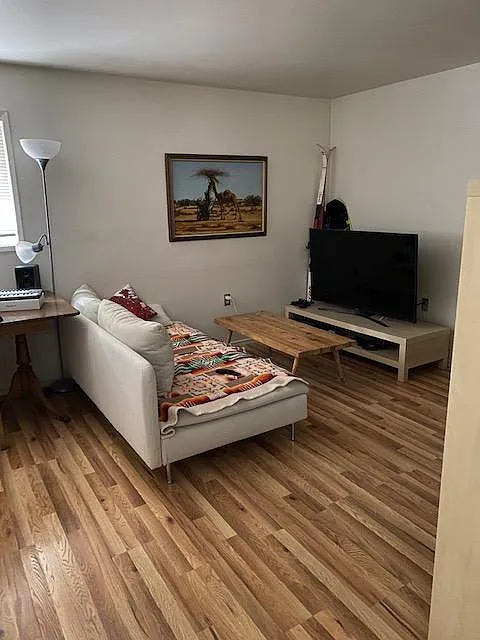 2 bed, 650 sqft, $1,850 — Photo 2