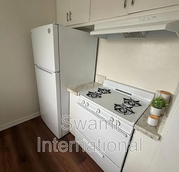 2300 W El Segundo Blvd #17 — Photo 5