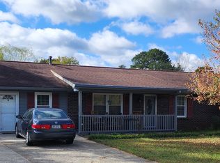 2 Magnolia Dr, Cartersville, GA 30121