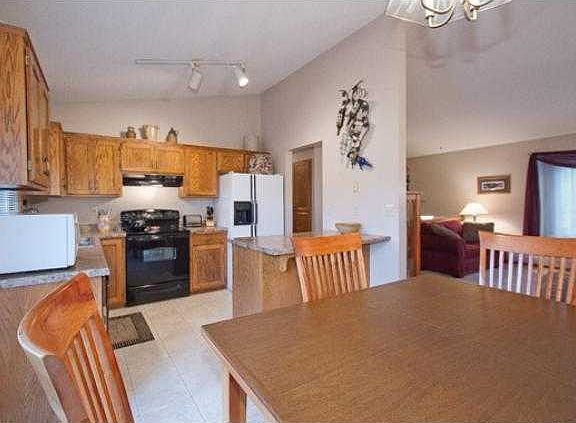 5th image of 804 Woodridge Dr S