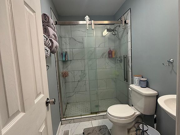 4th image of 118 Helen Warren Vogel St