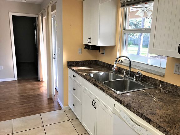 4th image of 20243 Emerald Ave