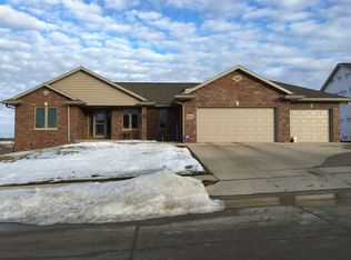 2242 Jo Ann Dr, Asbury, IA 52002