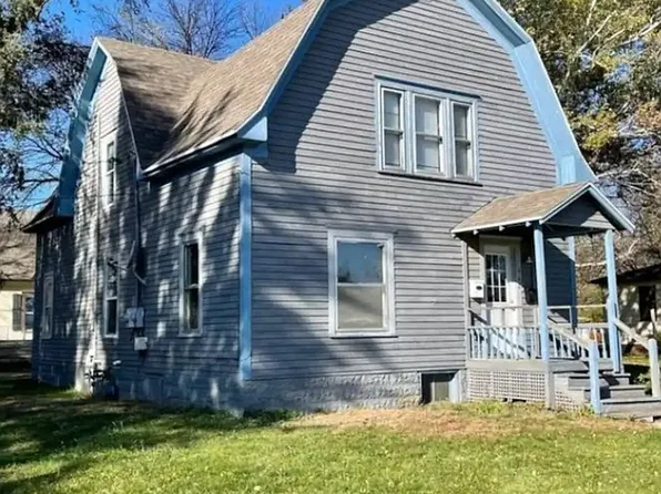 942 E 3rd St, Redfield, SD 57469