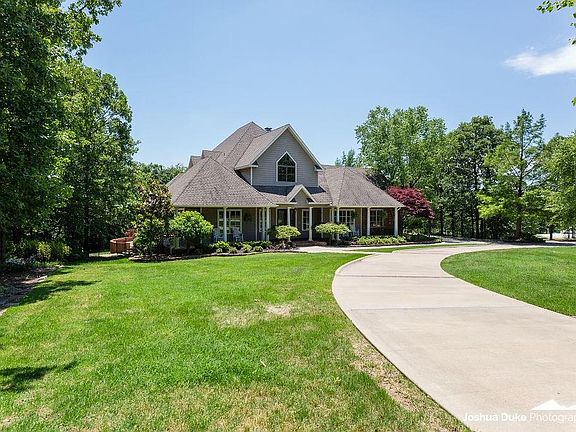 3rd image of 5023 Clear Creek Blvd