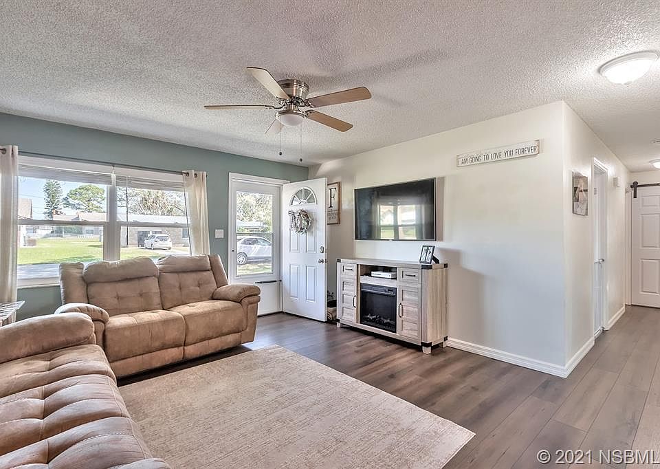 1st image of 2924 Travelers Palm Dr