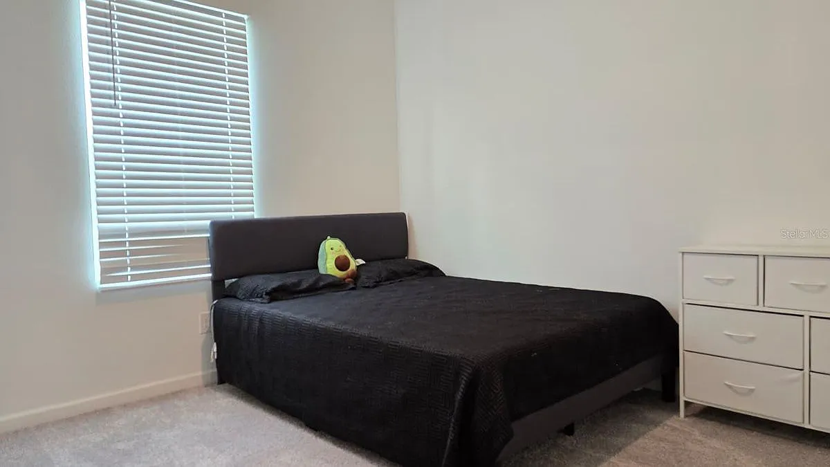 4 bed, 2.0 bath, 1910 sqft, $2,550 — Photo 4